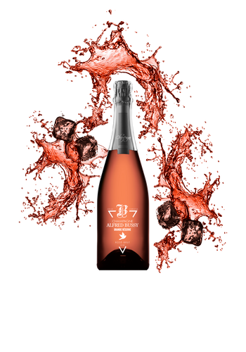 Champagne ROSÉ-BRUT Ce champagne rosé et brut est composé à 100% de chardonnay. Il a été produit par un vignoble possédant le label 